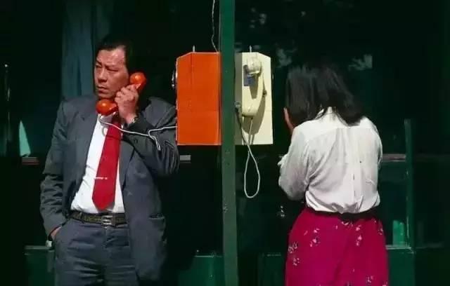 街头的公共电话