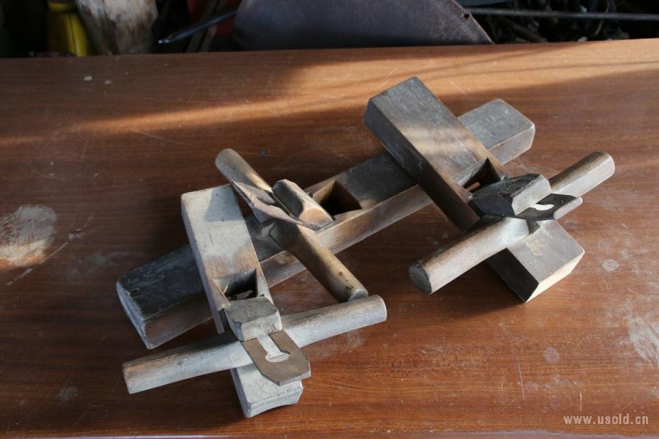 刨子，木匠常用的工具