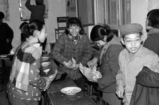 分享一组照片《八十年代的中学生》