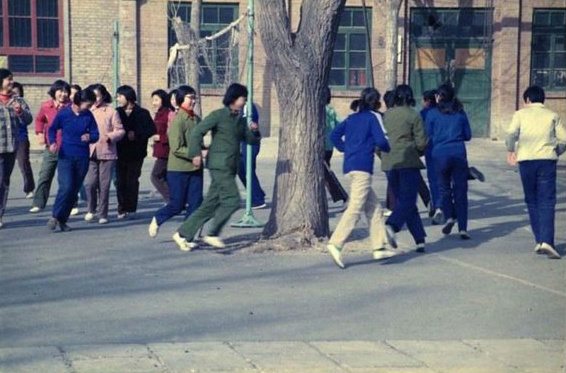 分享一组照片《八十年代的中学生》